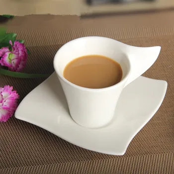 Kūrybinių mados juokinga dizaino balto porceliano ir kiniškojo porceliano latte kavos puodelio ir lėkštes, arbata, pienas, kavinė espresso puodelis rankena